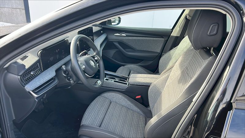 Škoda Superb (2024) SELEC TD 110/2.0 A7F - fotka 13 z 30