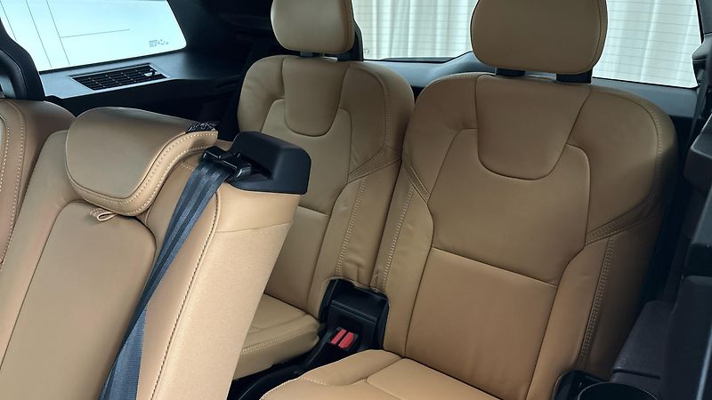 Volvo XC90 2.0 B5 AUT AWD Plus Bright - fotka 34 z 34