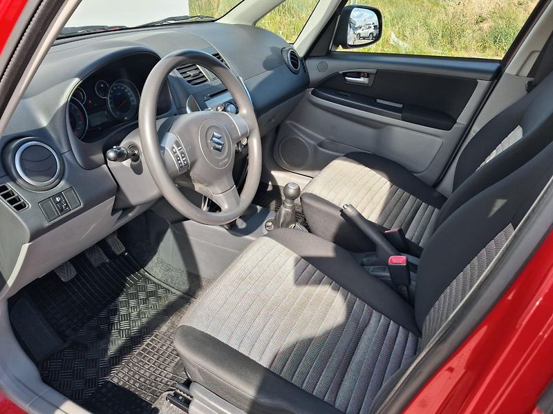 Suzuki SX4 1.6 VVT 88Kw - fotka 11 z 20