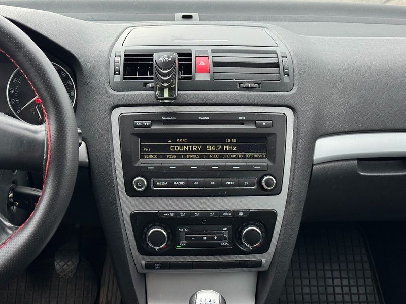 Škoda Octavia (2010) 1.6 TDI 77kW - fotka 21 z 29