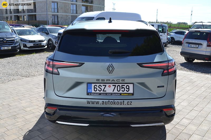 Renault Espace esprit Alpine full hybrid E-Te - fotka 4 z 73