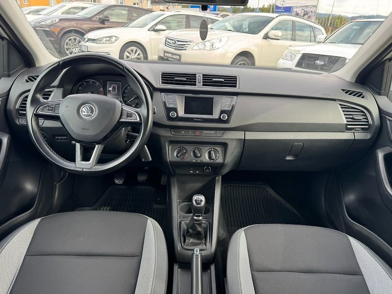 Škoda Fabia (2015) 1,2 TSI 66 KW 2 MAJ. STK - fotka 22 z 44