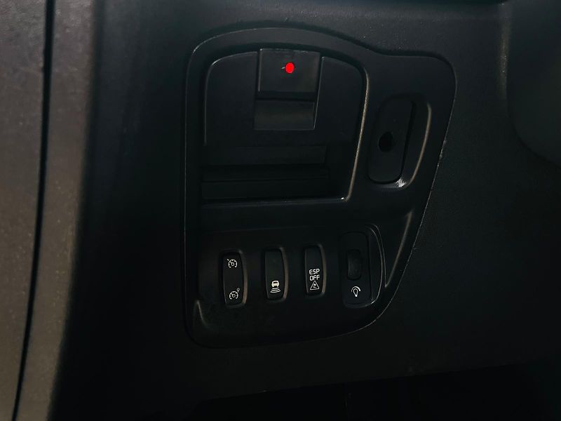 Renault Grand Espace 2.0dCi MANUÁL VÝHŘEV SENZORY - fotka 38 z 43