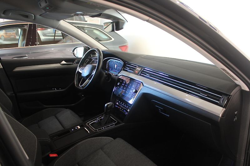 Volkswagen Passat (2023) 2.0TDI DSG Display Tažné  - fotka 23 z 34