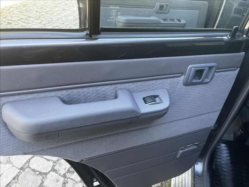 Toyota Land Cruiser GRJ76 4,0 V6 5MT - fotka 14 z 33