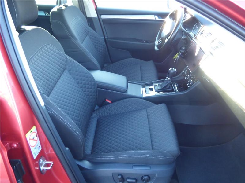 Škoda Superb 2,0 TDI DSG,Bi-Xenon,model 201 - fotka 14 z 45