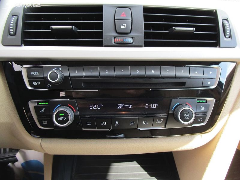 BMW Řada 3 318d-xDrive-4x4-2,0D-110KW-Fac - fotka 24 z 44