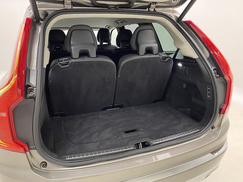 Volvo XC90 B5 AWD INSCRIPTION AUT CZ 7m - fotka 35 z 56