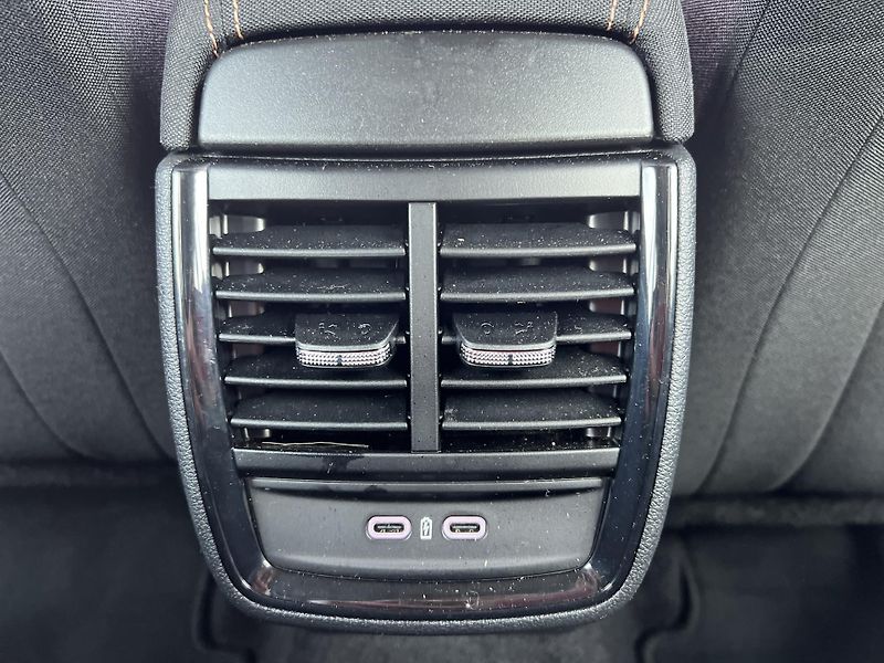 Škoda Kamiq Top Selection 1.5TSi PŮVOD ČR - fotka 27 z 46