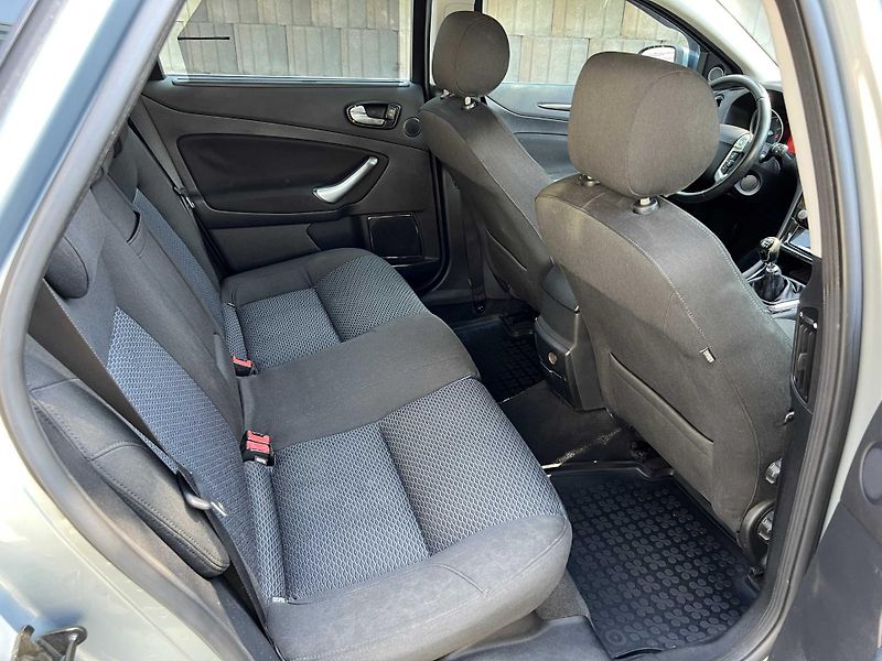 Ford Mondeo 2.0 TDCi 96 kW PRAV. SERVIS - fotka 8 z 16