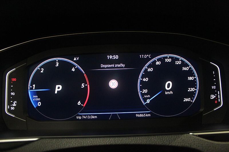 Volkswagen Passat (2023) 110kW, Tažné, Nezávislé topení - fotka 18 z 26