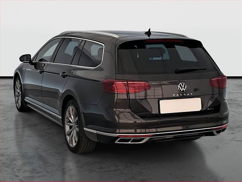 Volkswagen Passat (2021) R-Line 2.0 TDI - fotka 4 z 17