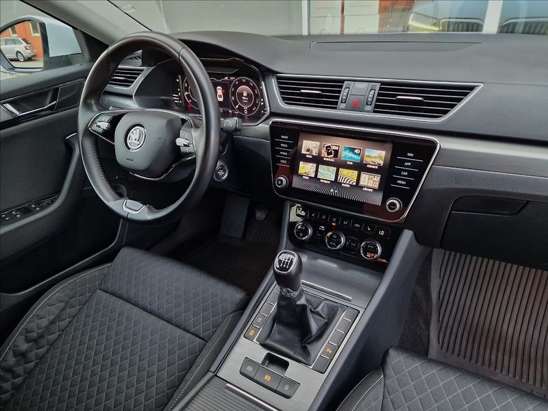 Škoda Superb 2.0TDI 110kW,původ ČR,1.Maj - fotka 40 z 50