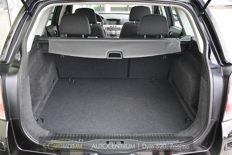 Opel Astra SW 1.6i SPORT A/C  - fotka 37 z 42