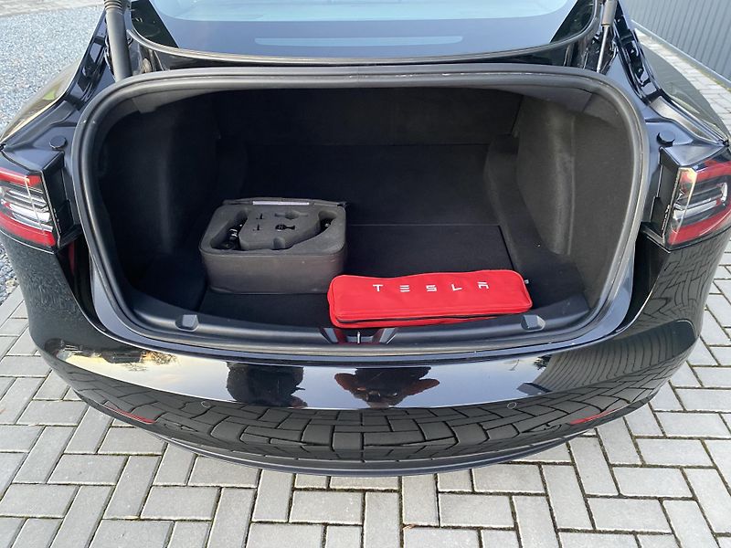 Tesla Model 3 REFRESH - ZÁRUKA TESLA MATRIX - fotka 25 z 35