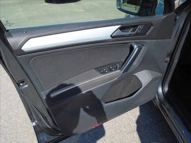 Volkswagen Tiguan 2,0   4X4 110KW - fotka 9 z 27