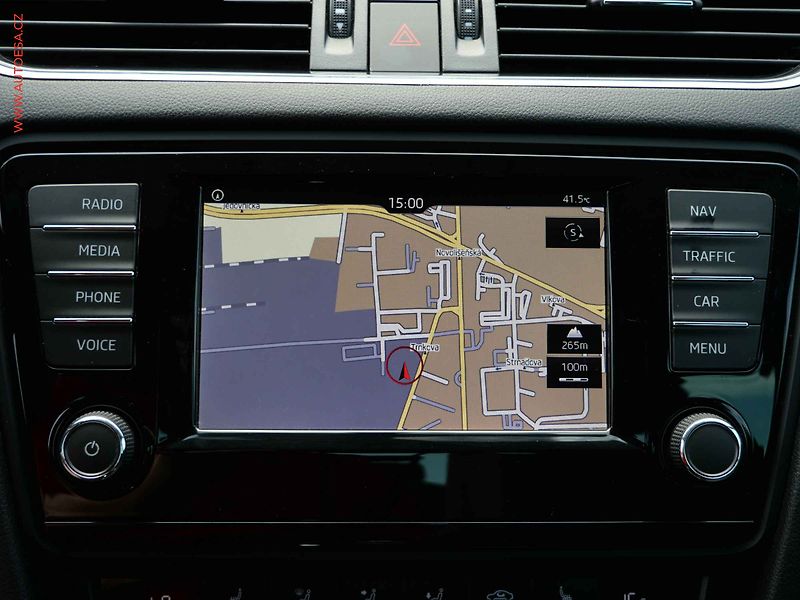 Škoda Octavia (2015) 2.0 TDi, ČR, Navi, bixen - fotka 18 z 24
