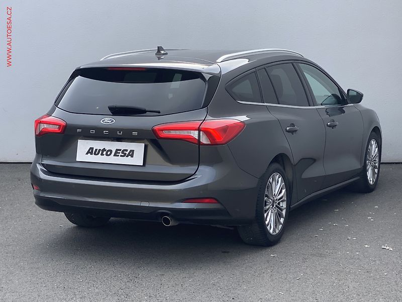 Ford Focus (2018) 1.0EB, Titanium, TZ - fotka 4 z 18