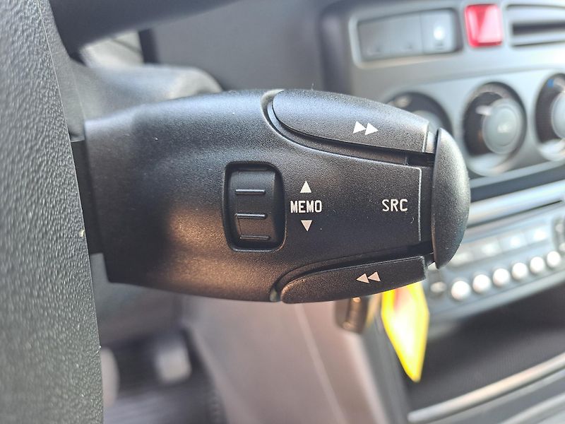 Citroën C3 Picasso (2011) 1.4 SERVISOVÁNO PĚKNÝ STAV - fotka 25 z 29
