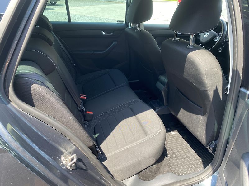 Škoda Fabia 1.2 TSI 81kW -1xMAJ.-STYLE-LED - fotka 37 z 45
