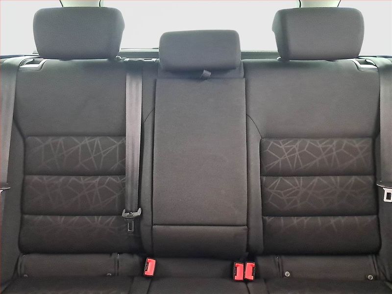 Škoda Octavia (2012) 2.0 TDI, 4X4, Xenony - fotka 10 z 15