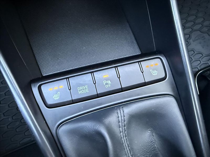 Hyundai Bayon 1,0 T-GDI  Smart Climate Tažné - fotka 17 z 26