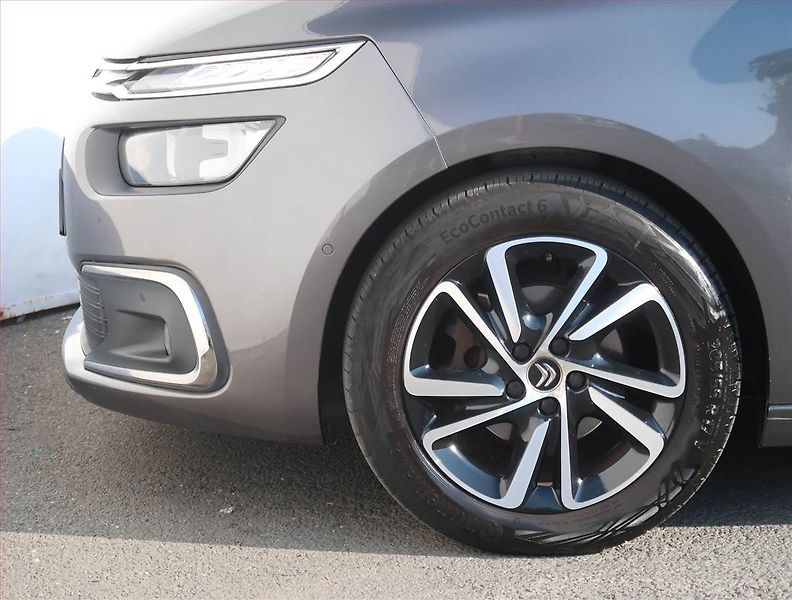 Citroën C4 SpaceTourer (2021) 1.5 BlueHDi, Automat, 7 míst - fotka 15 z 24
