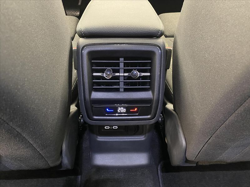 Škoda Kodiaq 2,0 TDI 110kW DSG Selection - fotka 18 z 25