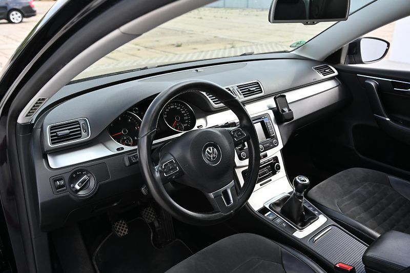Volkswagen Passat Variant 2.0TDI 103KW Highline  - fotka 30 z 52