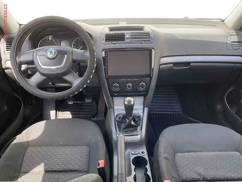 Škoda Octavia (2008) 1.9TDi, ČR, AC - fotka 8 z 16