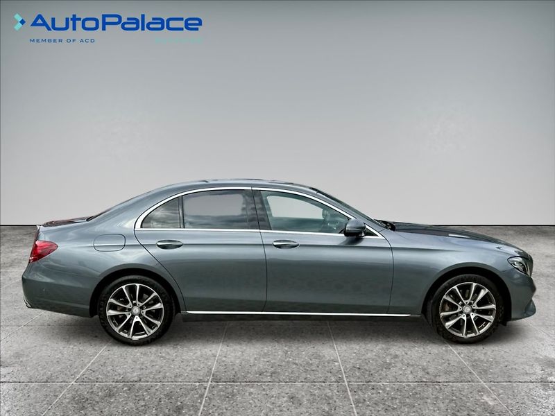 Mercedes-Benz Třídy E 220D TOP STAV 143kW   2,0 - fotka 13 z 14