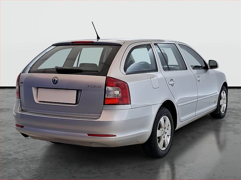 Škoda Octavia (2011) Ambiente 1.6 TDI, po STK - fotka 5 z 13