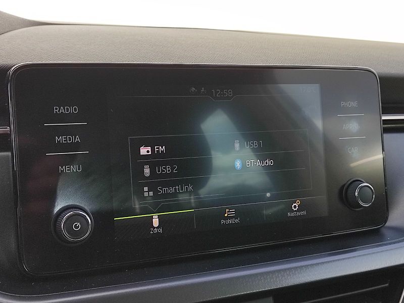 Škoda Scala (2020) Style 1,6 Tdi 85 Kw - fotka 17 z 34