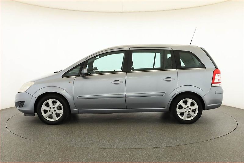Opel Zafira (2009) 1.8, 7 míst, Serv.kniha - fotka 3 z 18