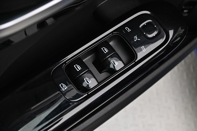 Mercedes-Benz Třídy C 2,0 220d 147kW 4MATIC AVANTGAR - fotka 25 z 31