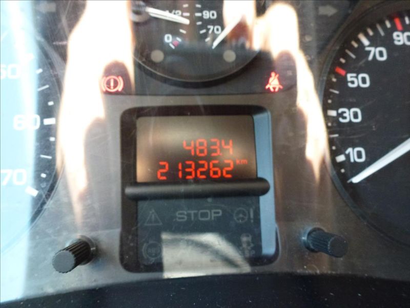 Peugeot Partner 1,6 HDI LONG L2H1 WEBASTO 3mís - fotka 29 z 44
