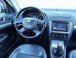 Škoda Octavia (2010) Elegance 2.0 TDI, Xenony - náhled 7