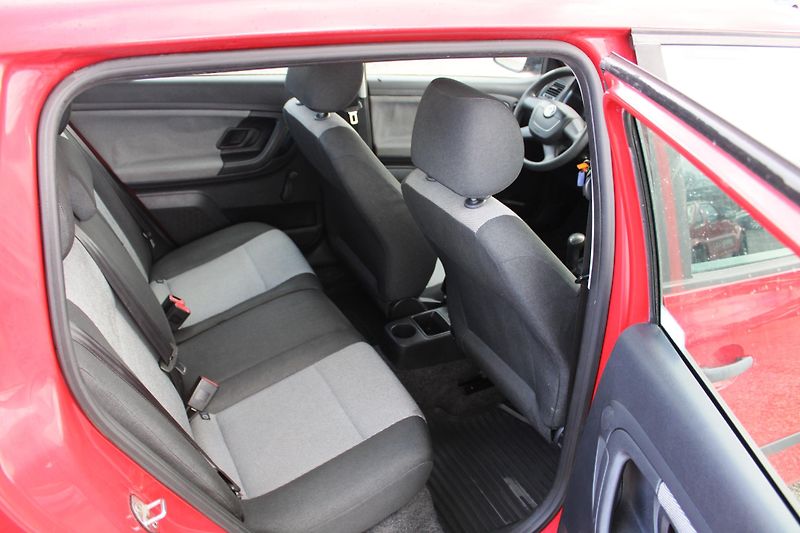 Škoda Fabia (2010) REZERVACE - fotka 12 z 16