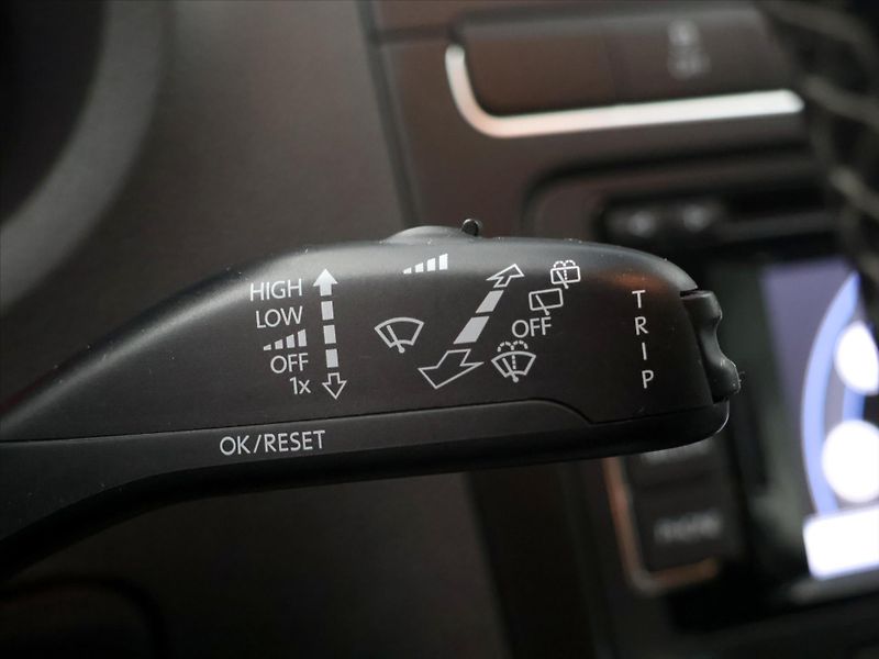 Volkswagen Polo 1,4 i 63kW Cross AutoKlima - fotka 20 z 34