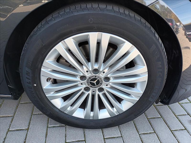 Mercedes-Benz Třídy C 2,0 220d,147kW,ČR,NAVI,360, - fotka 22 z 38