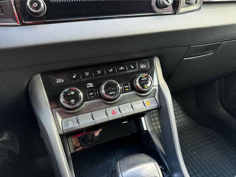 Škoda Karoq 2,0TDi 110kW AMBITION 125 LET - fotka 13 z 23