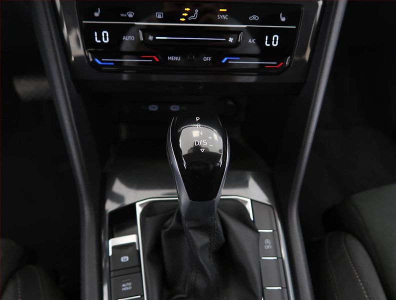 Volkswagen Tiguan Allspace (2022) Life 2.0 TDI, digi klima - fotka 13 z 31