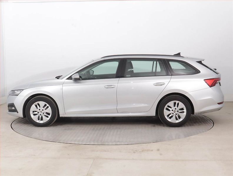 Škoda Octavia (2022) Ambition 2.0 TDI, ČR,1.maj - fotka 3 z 15