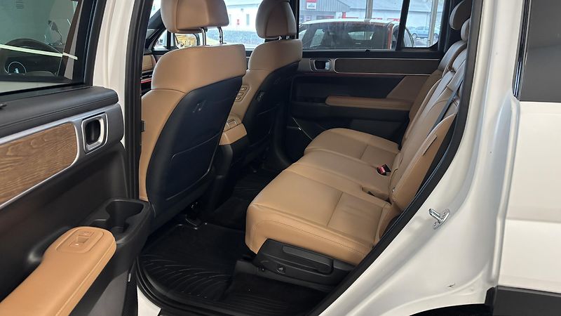 Hyundai Santa Fe (2025) 1.6TGDI HEV 7S PREMIUM PNM - fotka 9 z 14