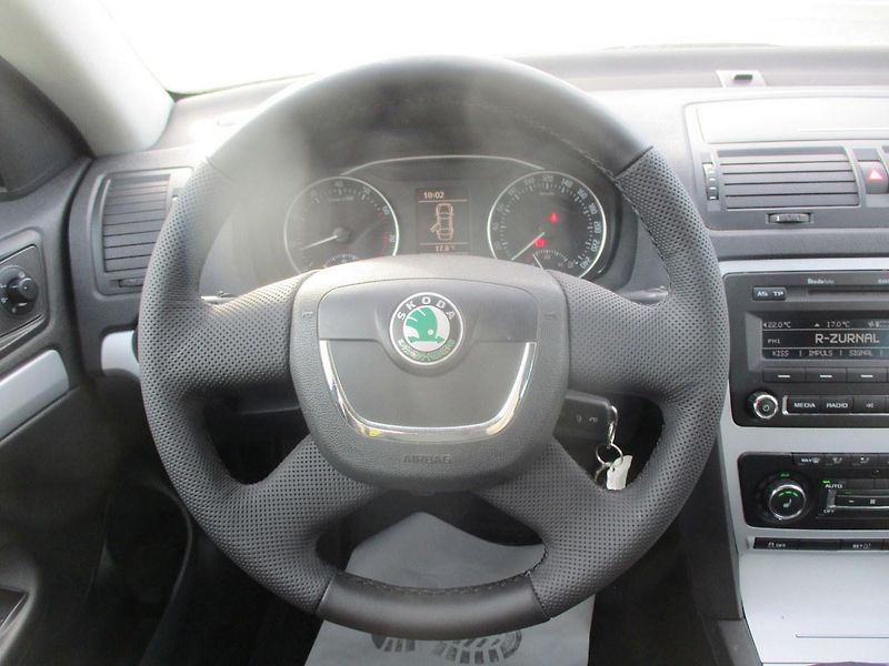 Škoda Octavia 1.2 TSi*TAŽNÉ*L+Z PNEU*VÝHŘEV - fotka 16 z 43