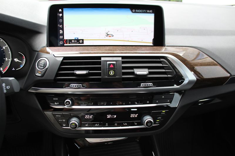BMW X3 xDrive20d - fotka 5 z 22