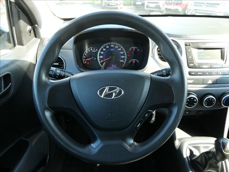 Hyundai i10 1,0 i Family, 2 x kola,klima - fotka 26 z 39