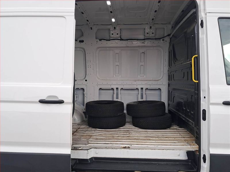 Volkswagen Crafter (2023) 2.0 TDI, L3H3, ČR, 1Maj - fotka 17 z 21