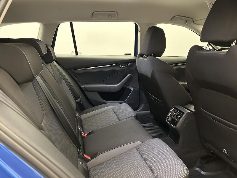 Škoda Octavia 2.0 TDI Ambition - fotka 19 z 25