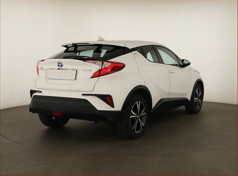 Toyota C-HR (2019) 1.8 Hybrid - fotka 5 z 20